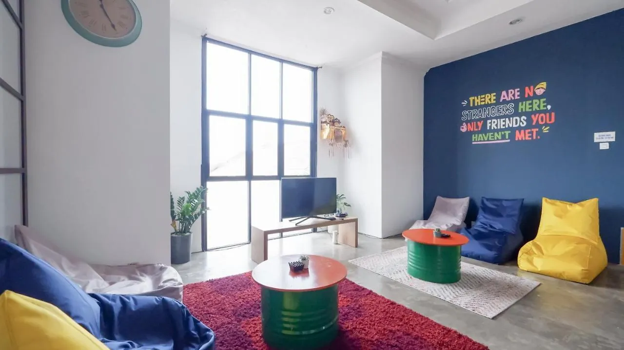 Fello B&B Hostel Legian