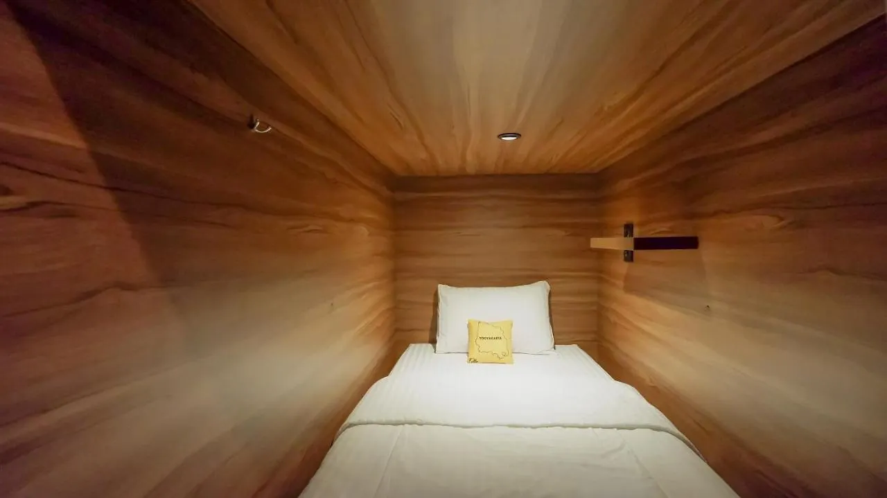 Fello B&B Hostel Legian