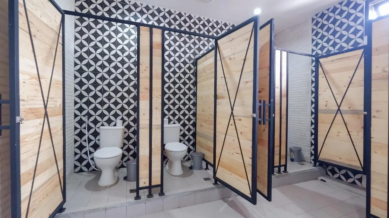 Fello B&B Hostel Legian  Legian (Bali)