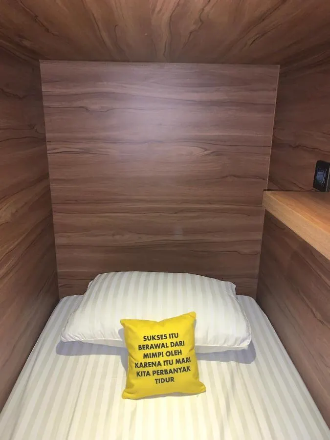 Fello B&B Hostel Legian Ινδονησία