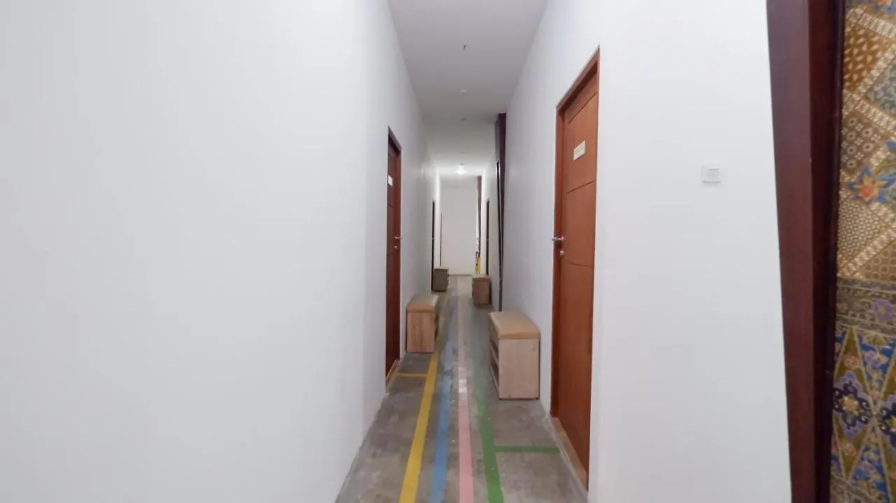Fello B&B Hostel Legian